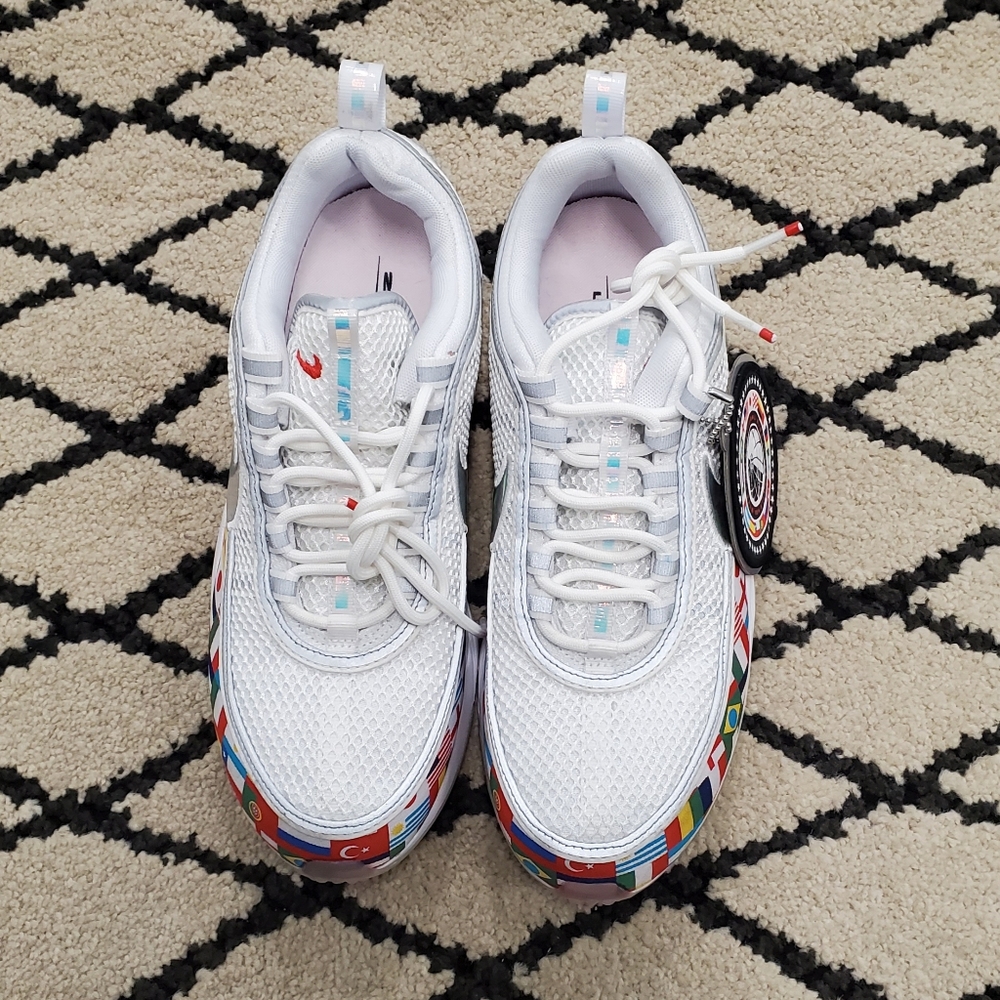 Nike Zoom Spiridon 16 NIC QS World Cup Flags - Picture 2 of 4